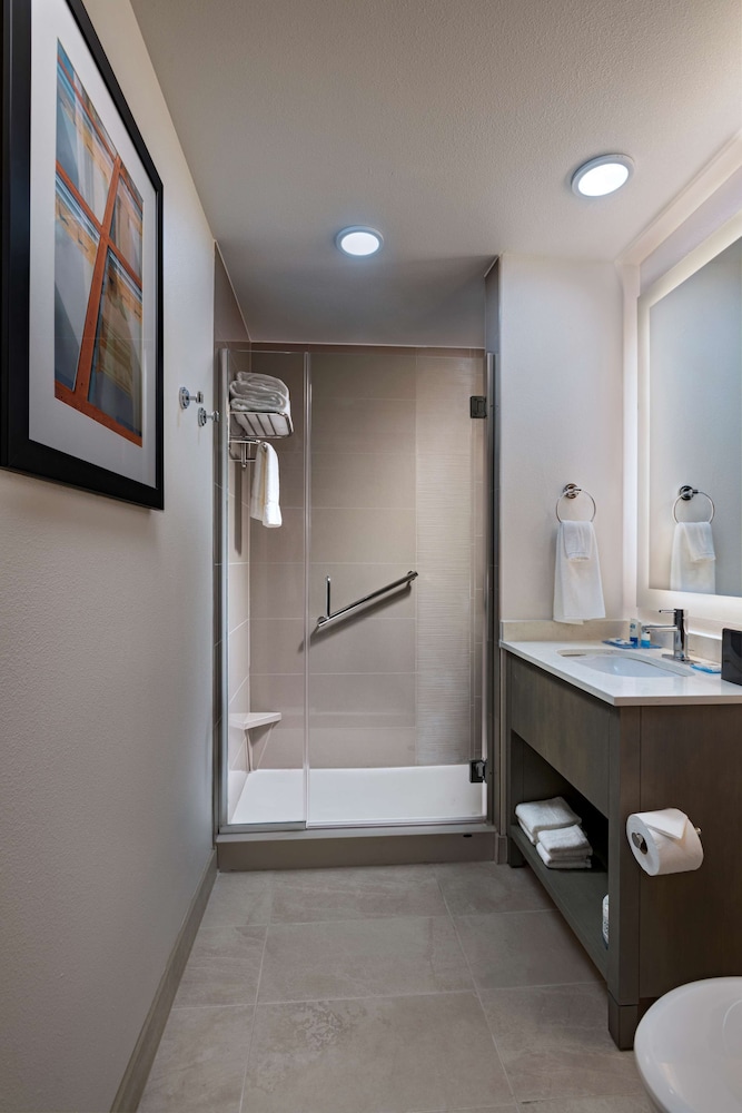 Hyatt House Carlsbad 21/22