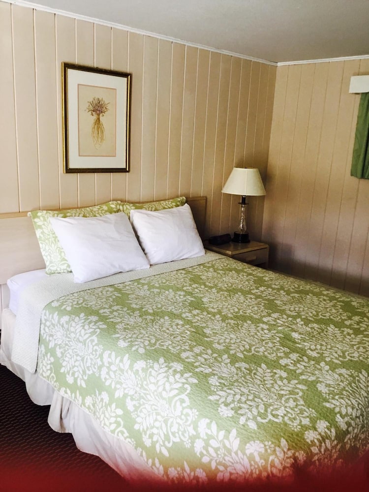Gorham Motor Inn 25/58