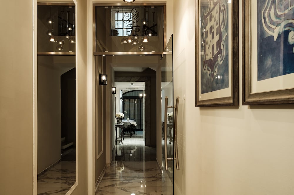 1926 Le Parisot Boutique Suites photo4