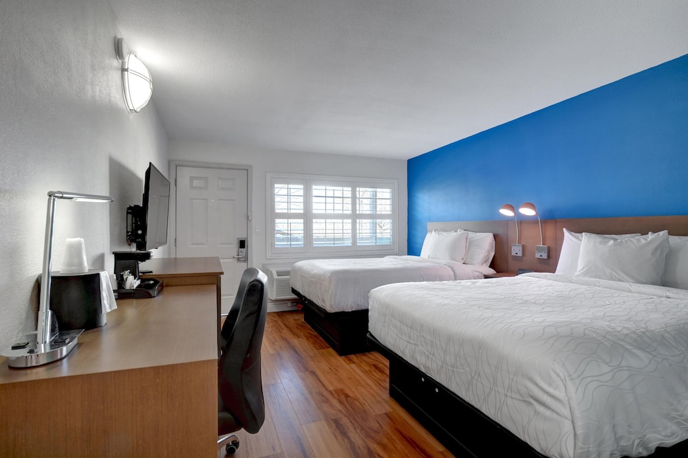 Budget Inn of America 17/65