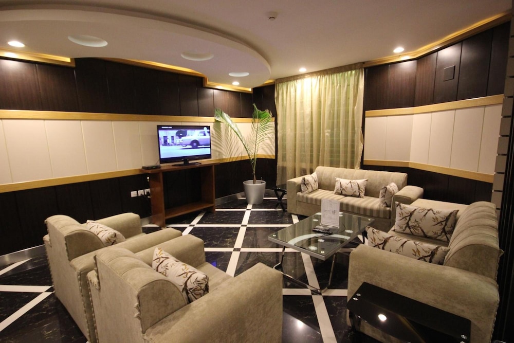 أجنحة طوق(Tooq Suites) 35/50