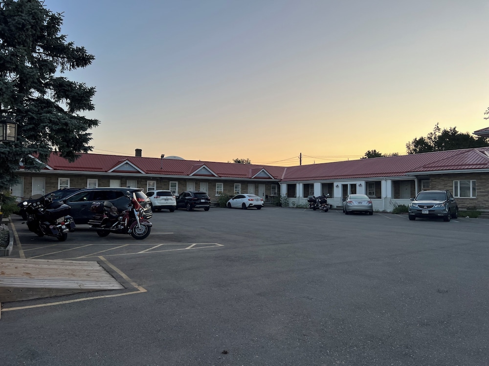 Tulip Motel 37/50
