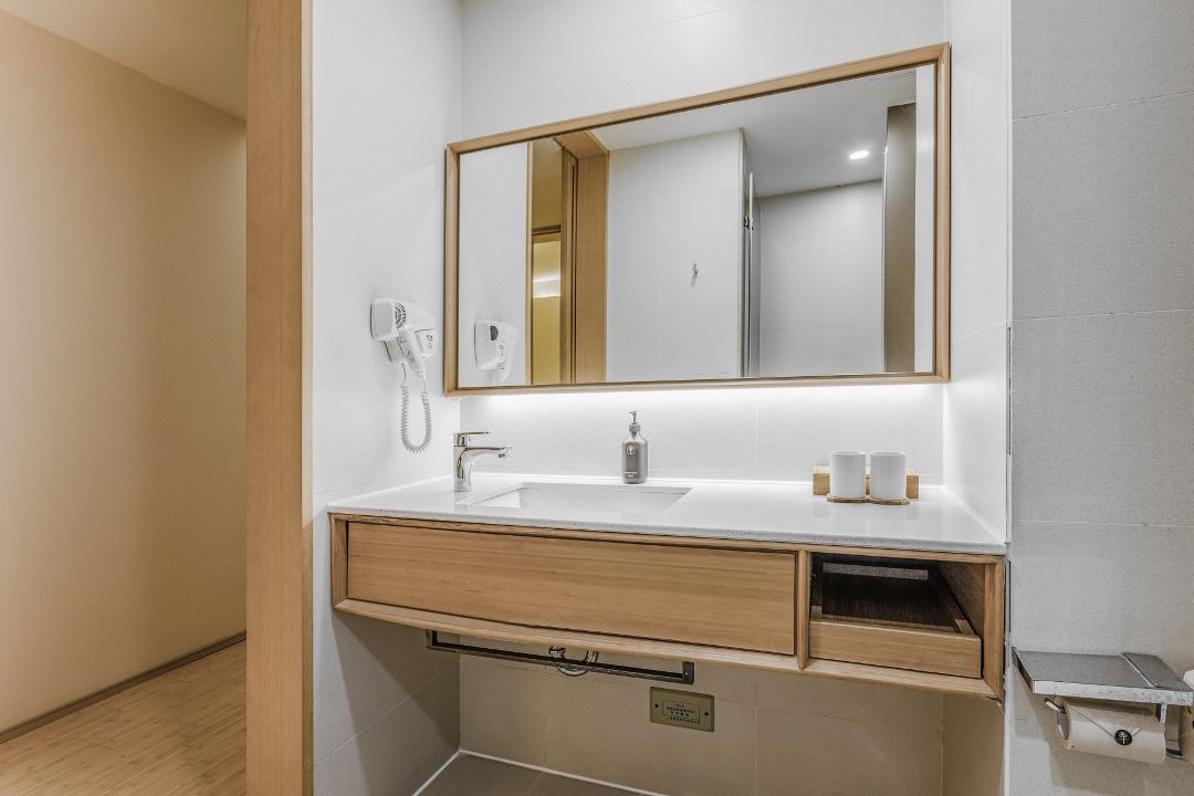 JI Hotel Shanghai Zhaojiabang 24/32