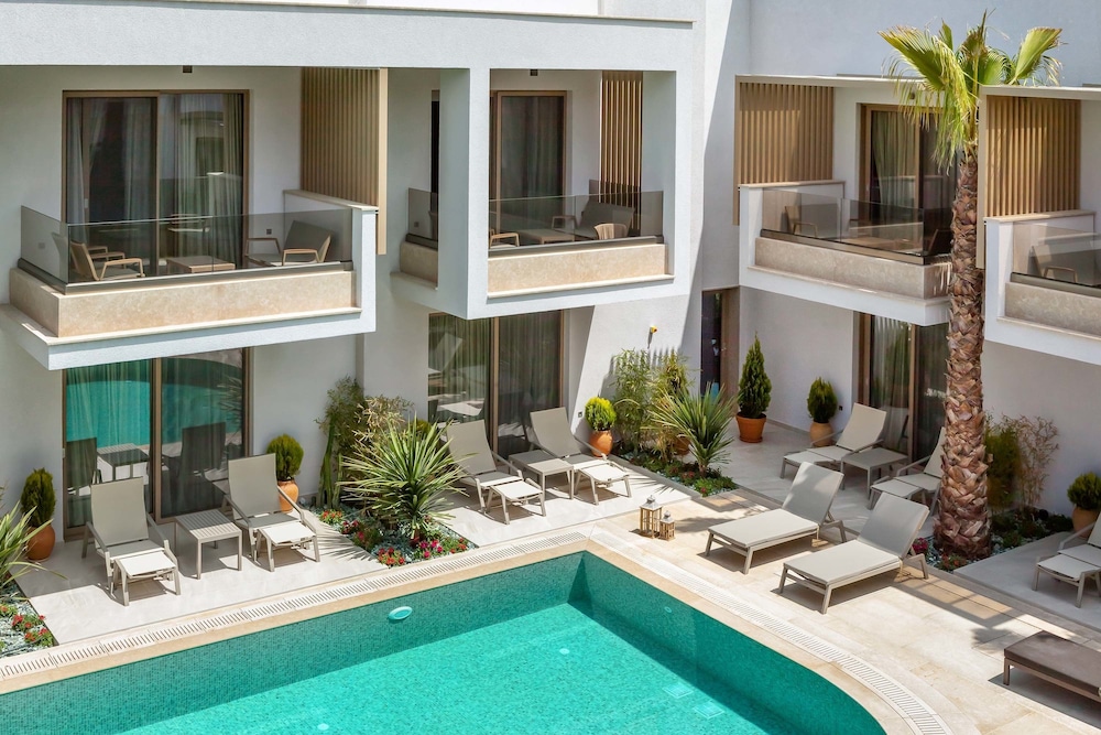 Pefki Deluxe Residences 7/50