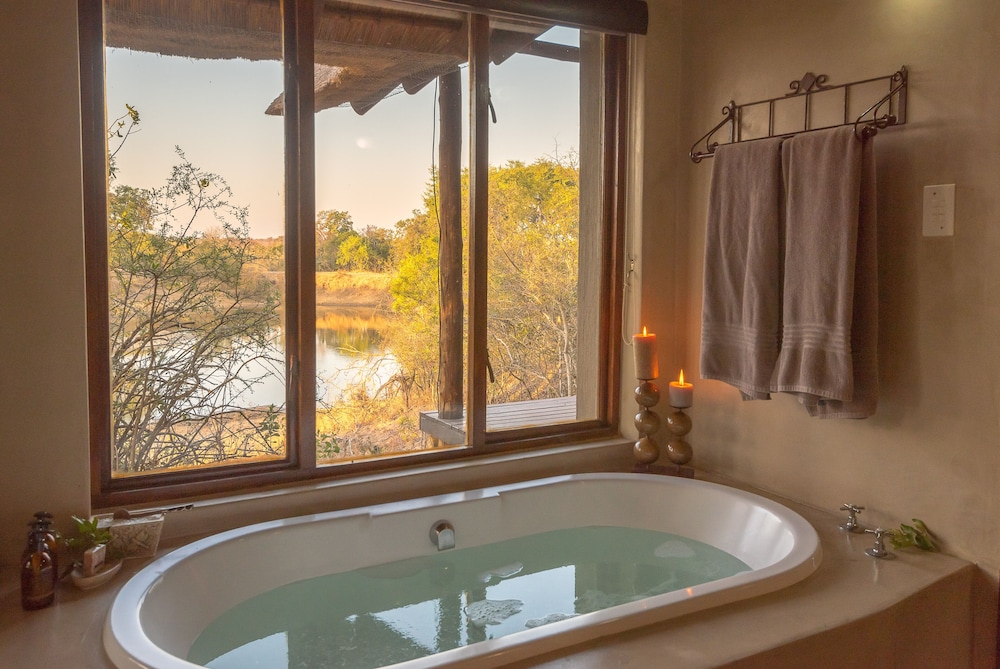 Waterbuck Game Lodge - All Inclusive 16/50