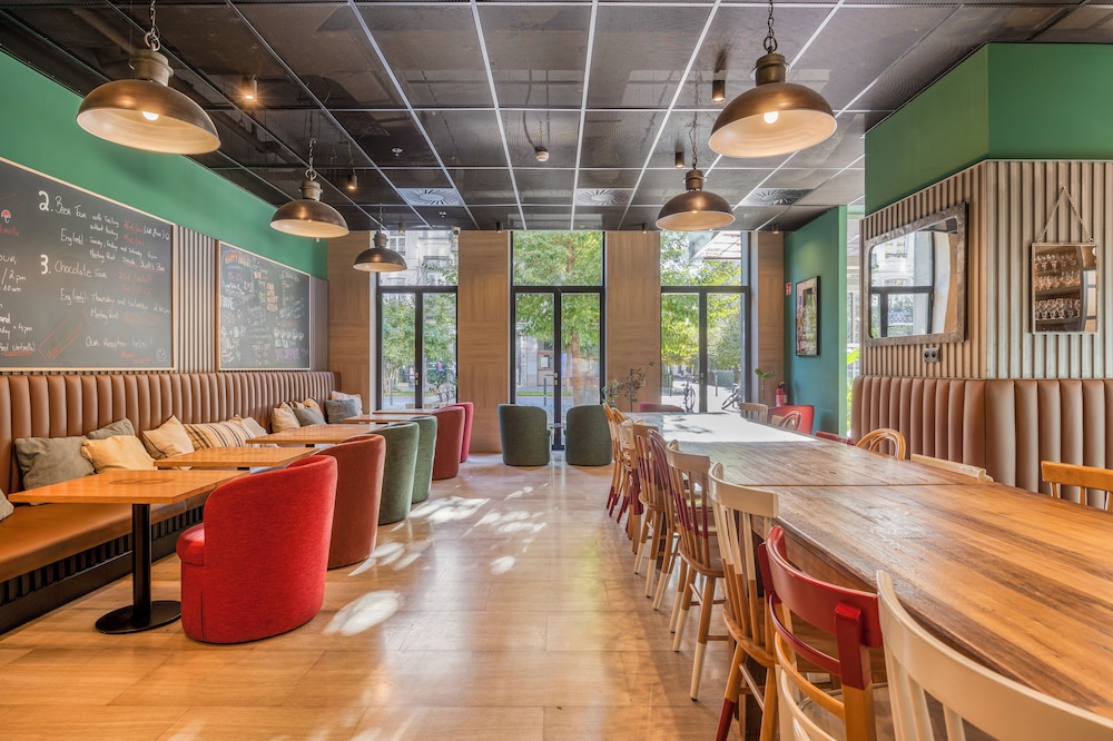 restaurant cafeteria