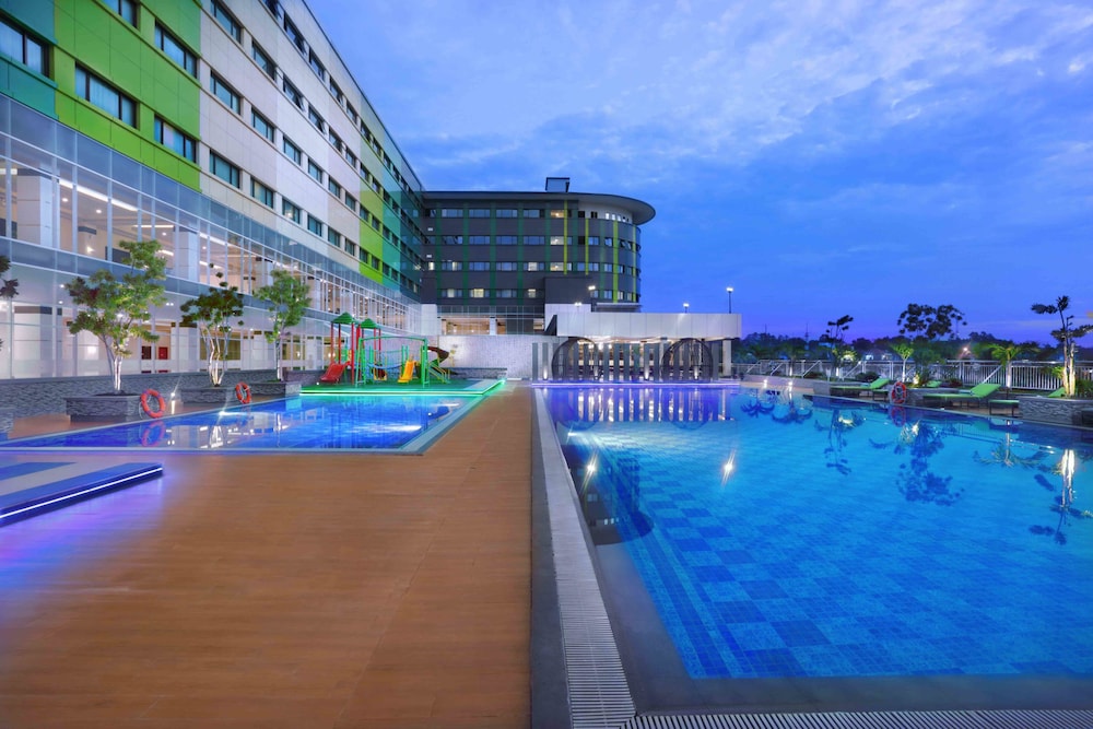 Ck Tanjungpinang Hotel & Convention Centre 2/16