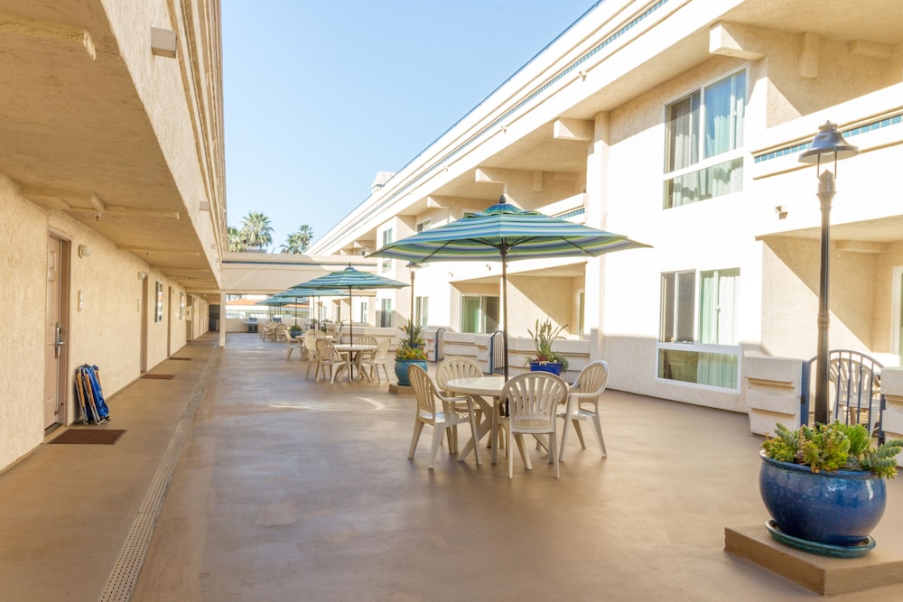Southern California Beach Club 61/73