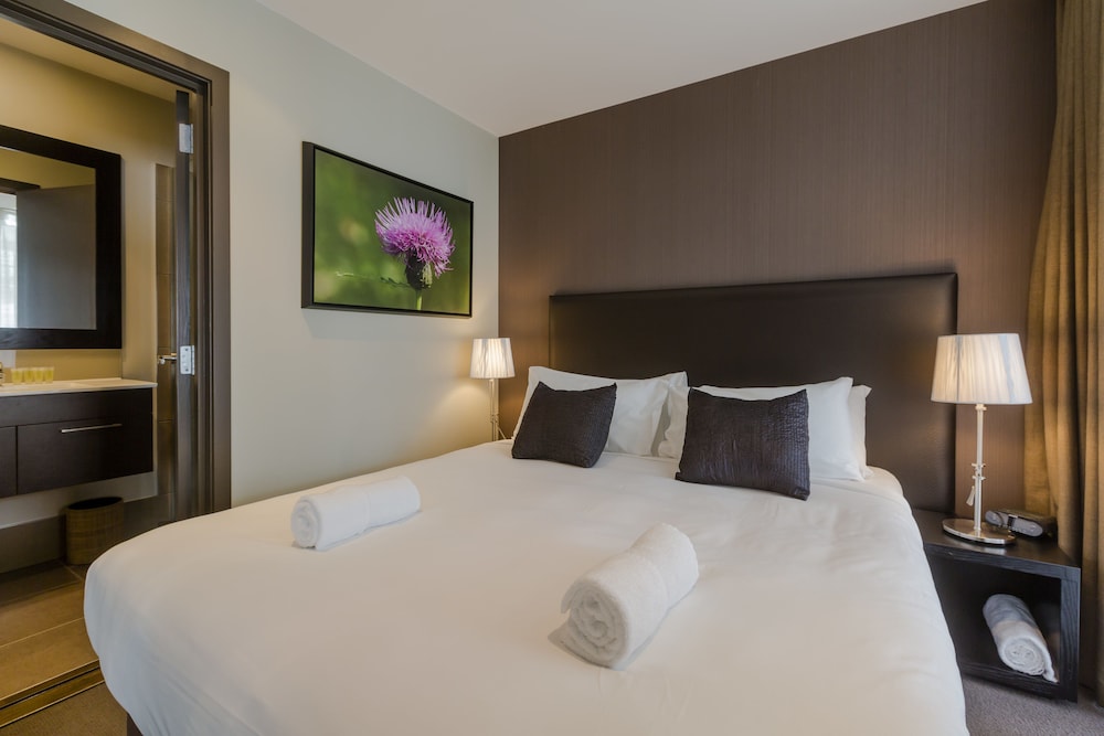 QUEENSTOWN VILLAGE APARTMENTS 13/54