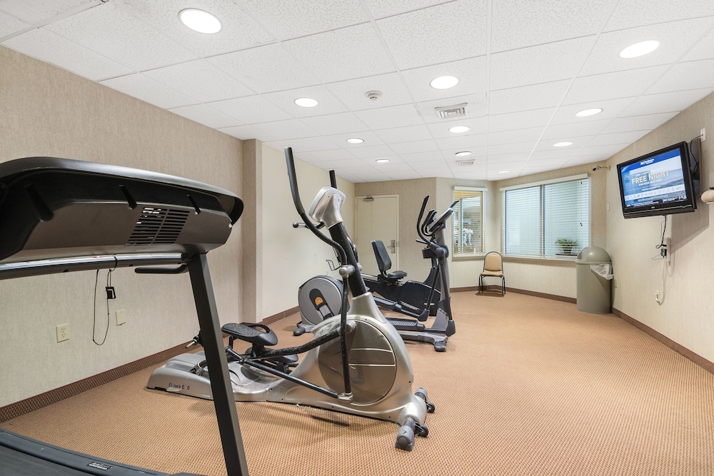Sleep Inn & Suites Newport News City Center Area 24/41