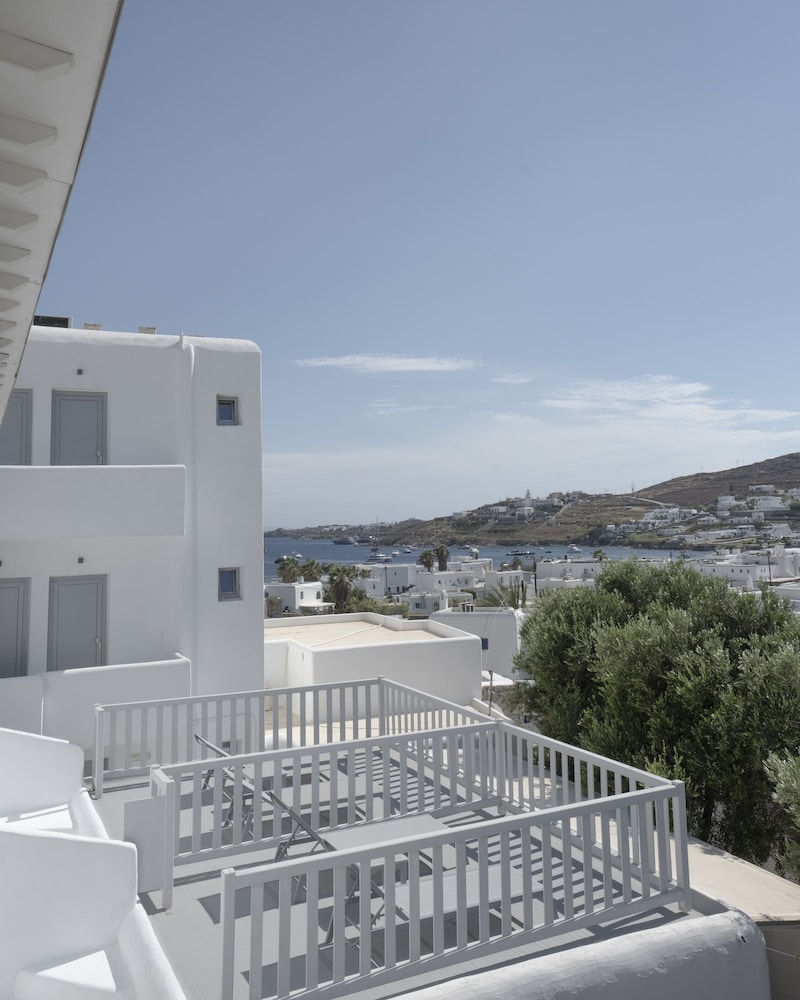 Mykonos Essence Hotel 2/47