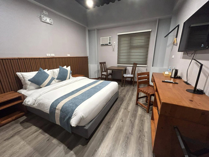 Deluxe, Queen Bed