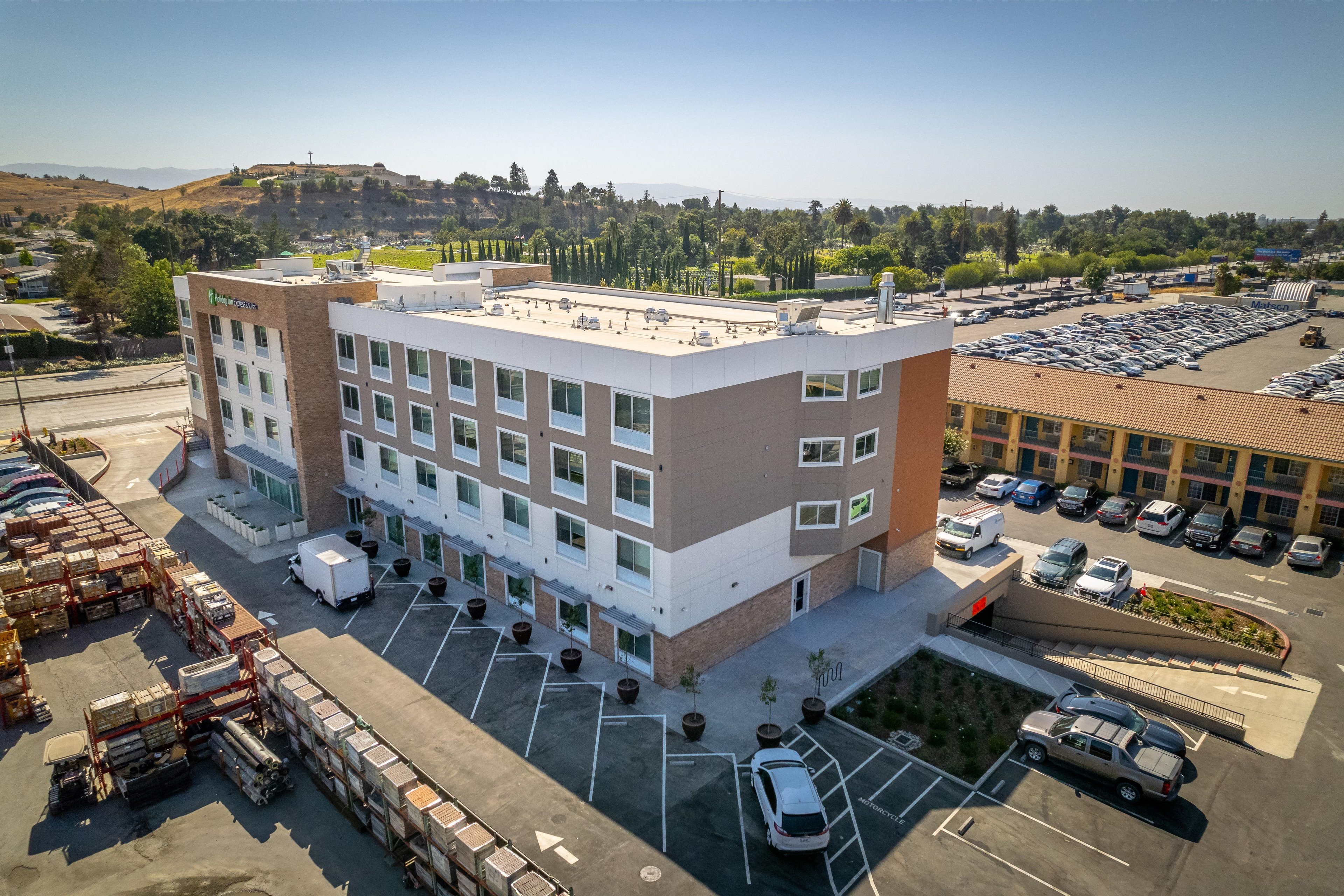 HOLIDAY INN EXPRESS AND SUITES SAN JOSE SILICON VALLEY 2/64