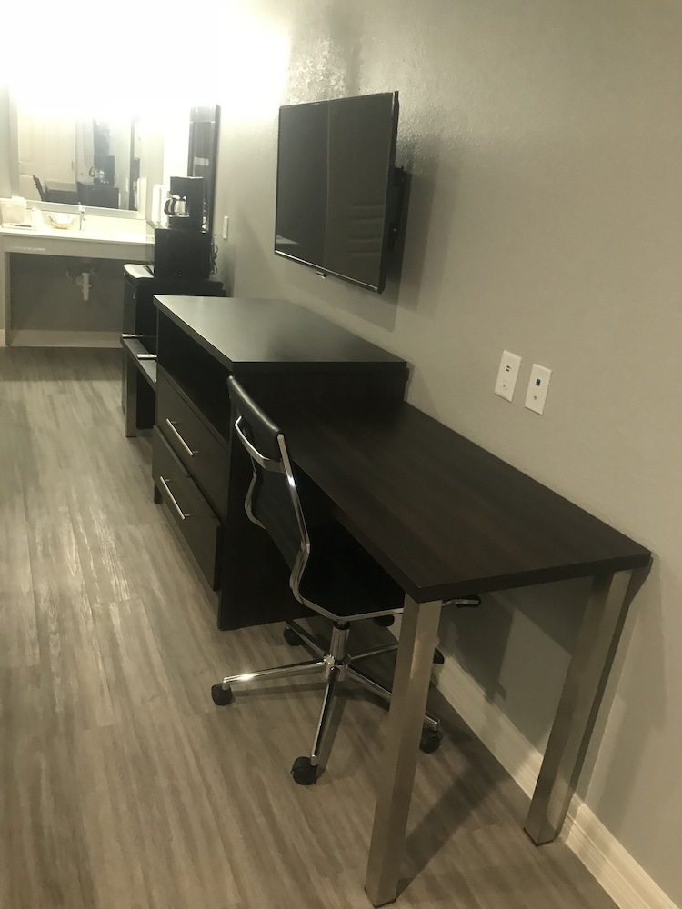 The Residency Suites 32/36