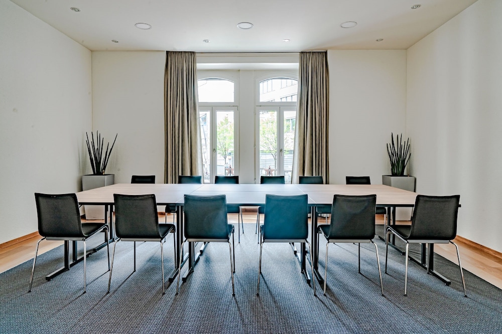 WALDSTAETTERHOF 66/72