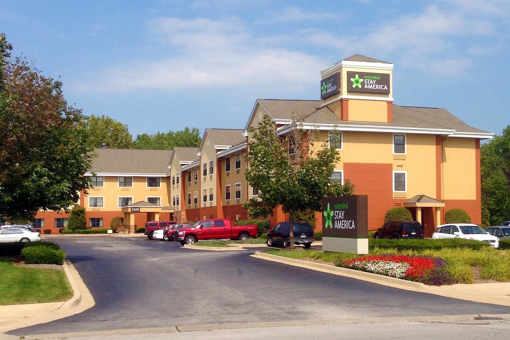 Sonesta Simply Suites Lansing 15/21