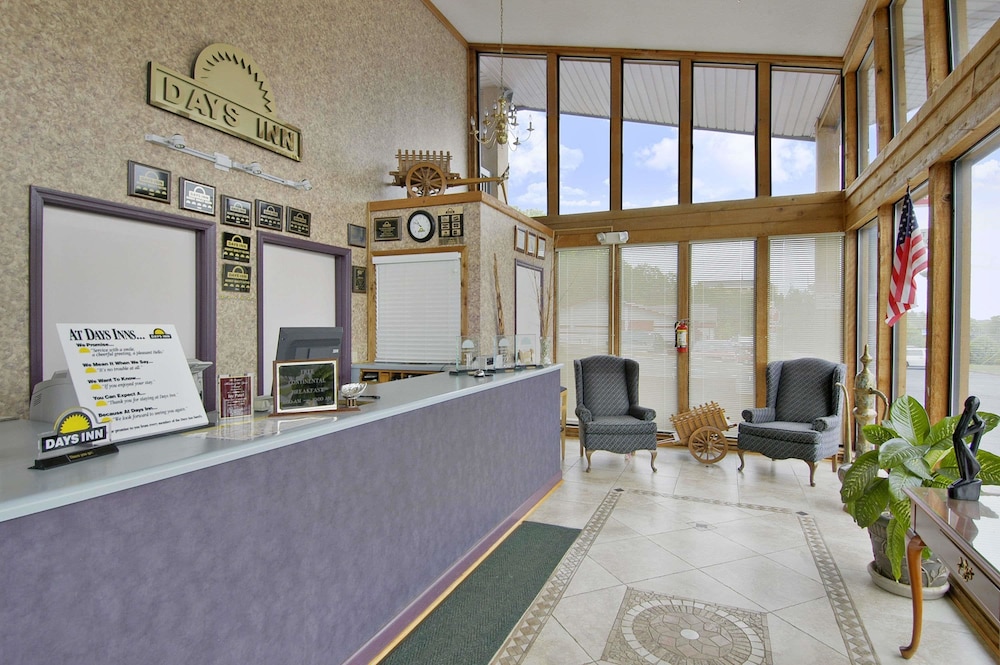 Days Inn By Wyndham Cartersville 6/44