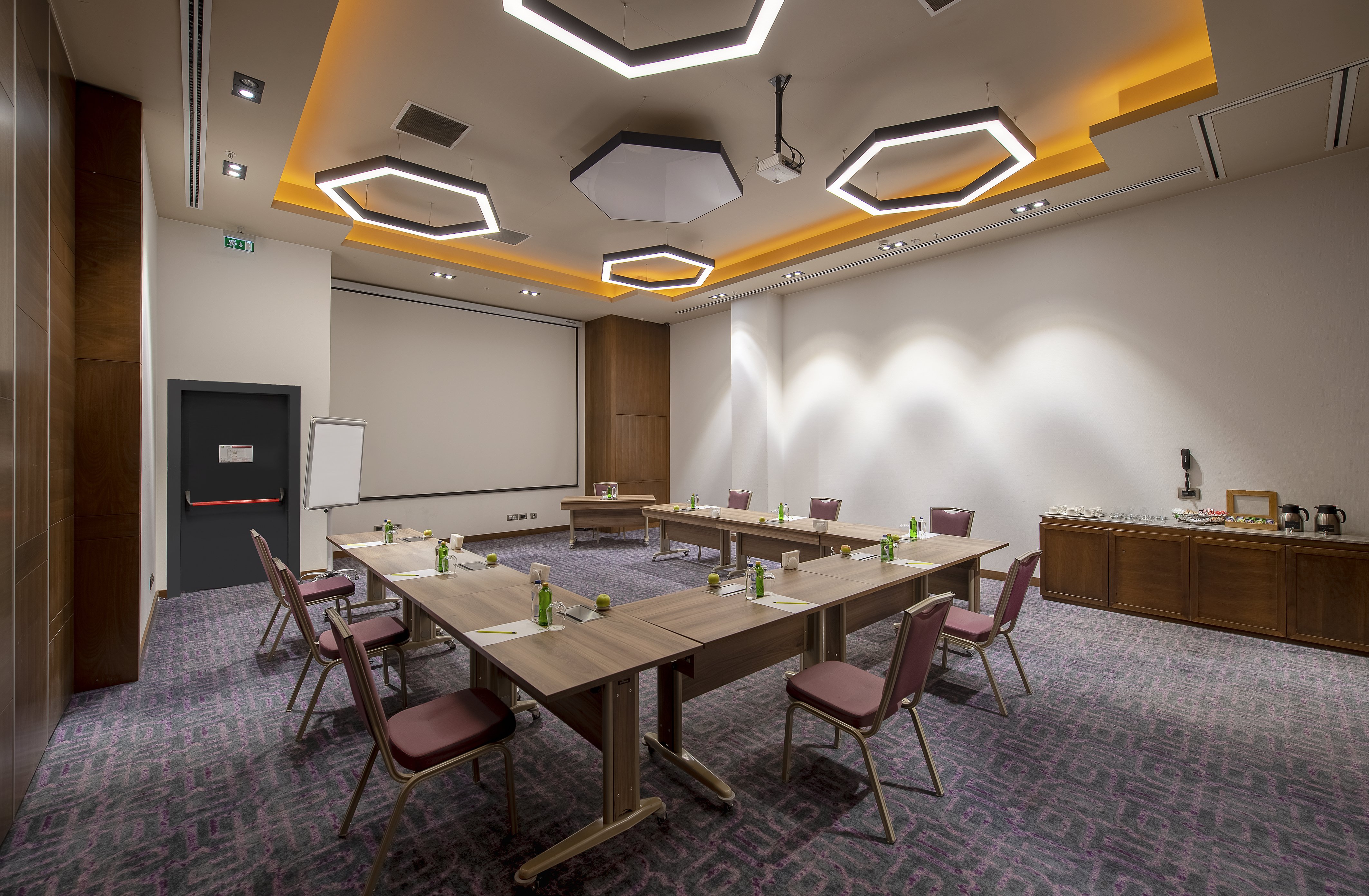 HOLIDAY INN KAYSERI - DUVENONU 57/62