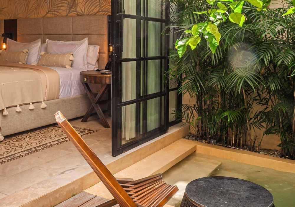 Adoro Hotel Boutique 20/50