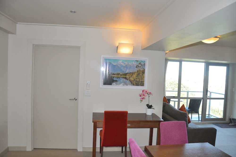 Ocean Breeze Hotel Takapuna 18/41