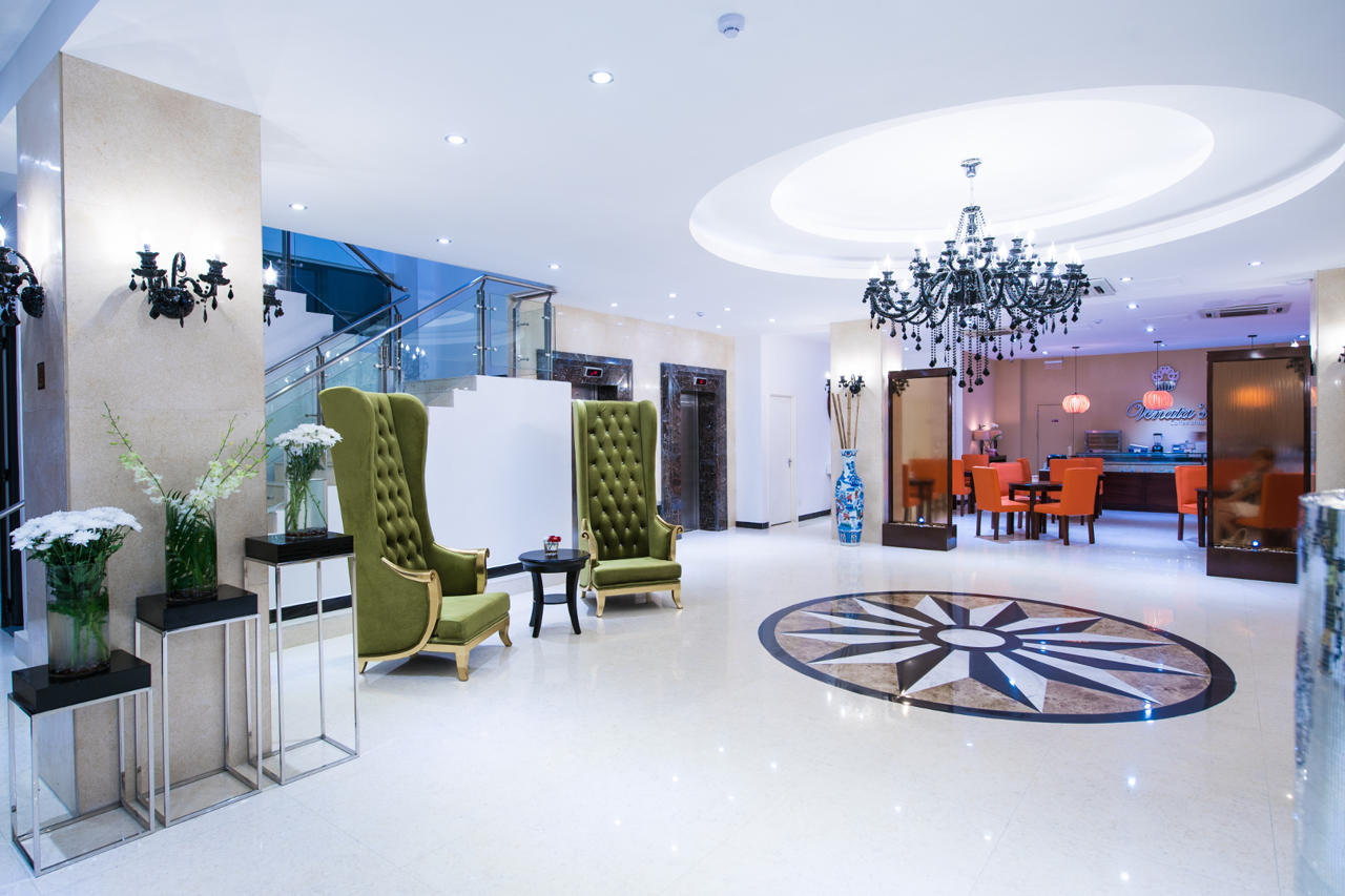 Palms Hotel 8/41
