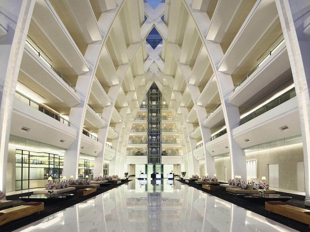 Movenpick Hotel & Convention Centre KLIA 5/63