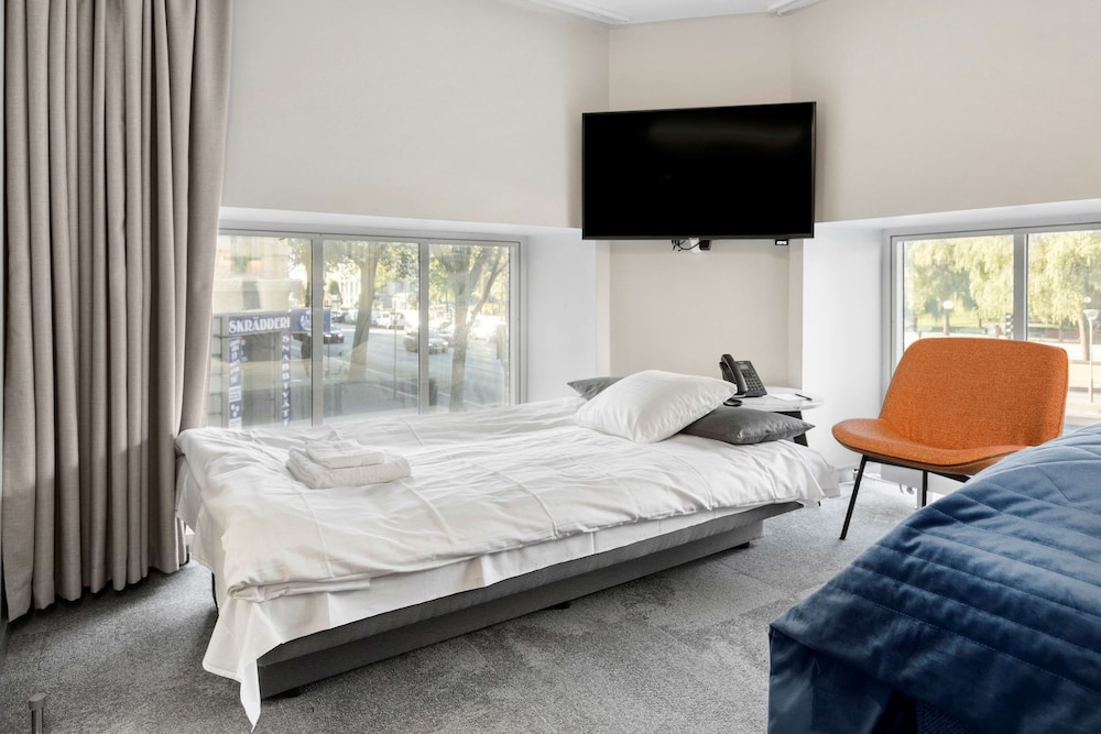 Best Western Hotel At 108 36/58