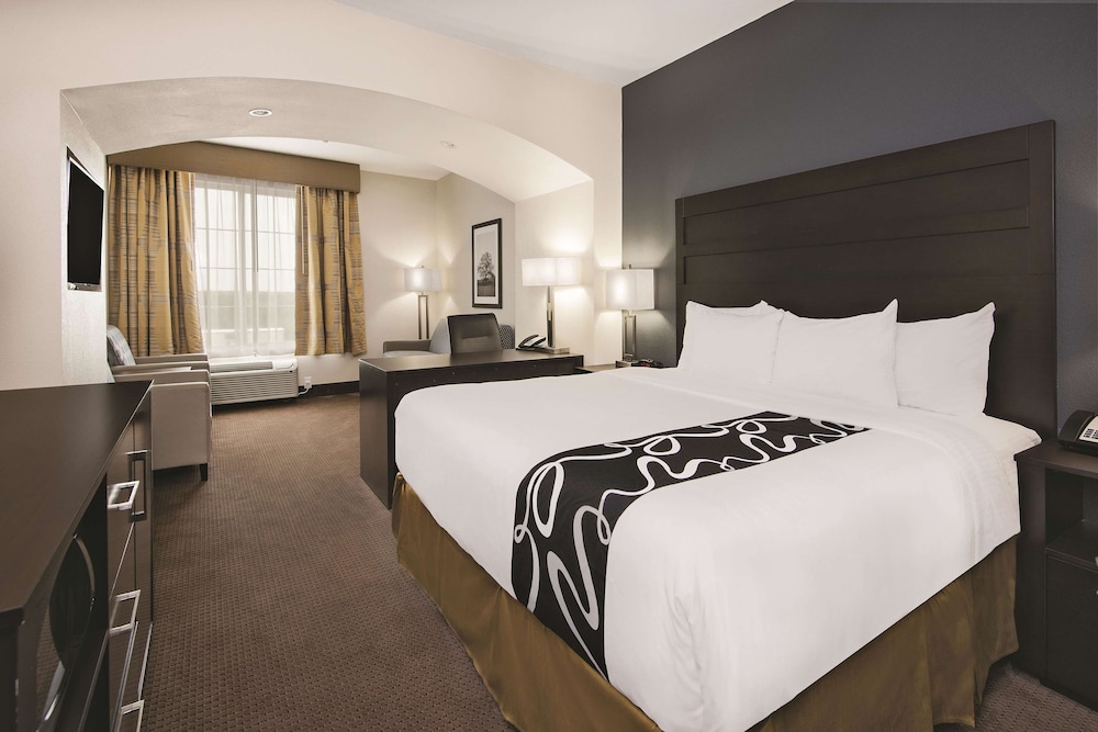 La Quinta Inn and Suites by Wyndham Karnes City - Kenedy 17/58