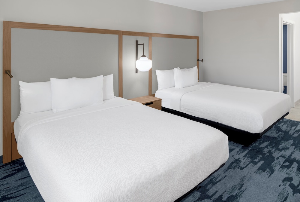 Fairfield Inn Suites San Francisco San Carlos 15/50