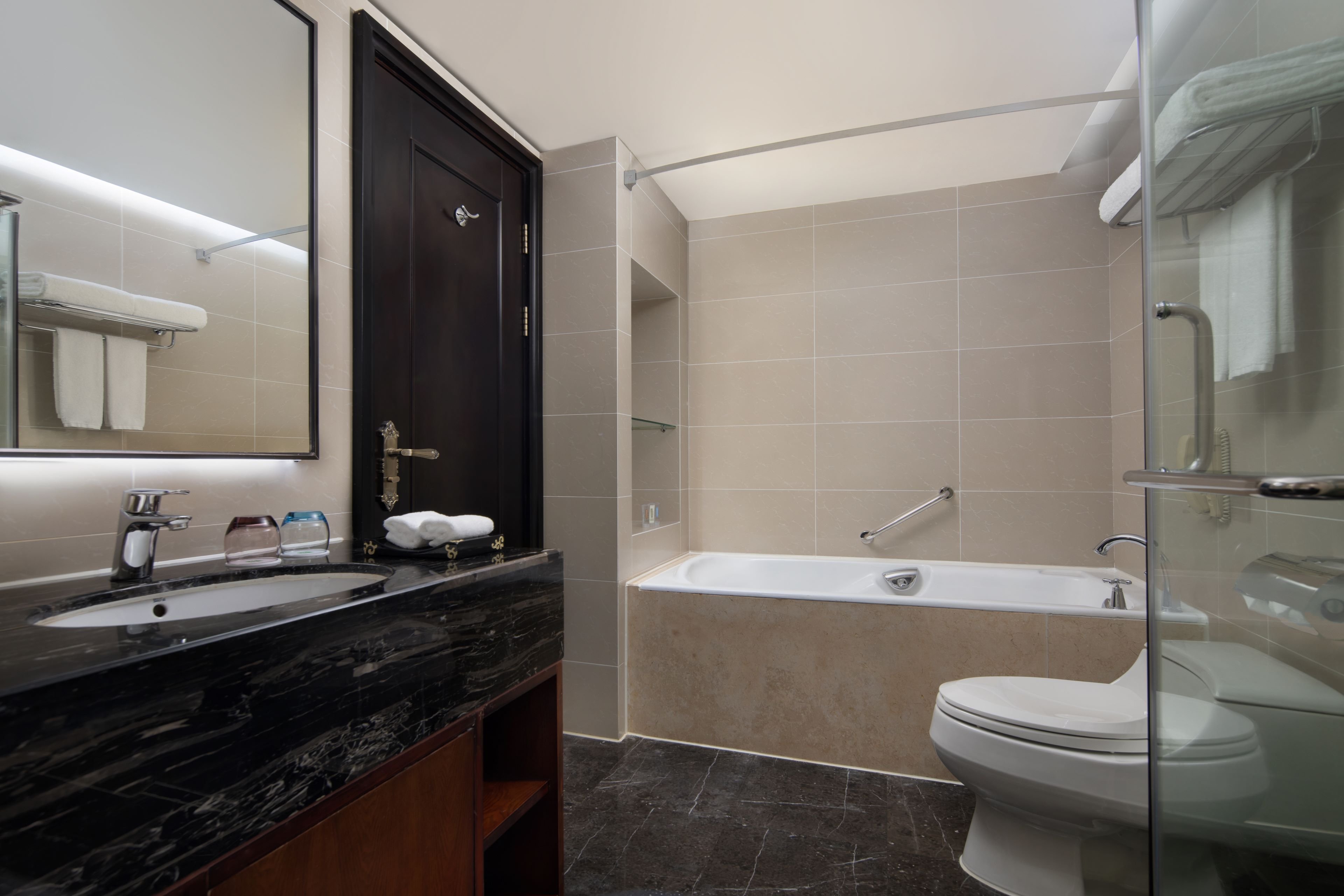 Holiday Inn Chengdu West Century City 50/50