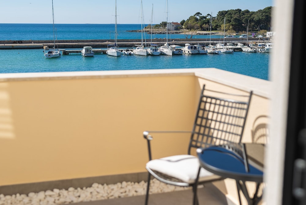 Boutique Hotel Marina 38/40