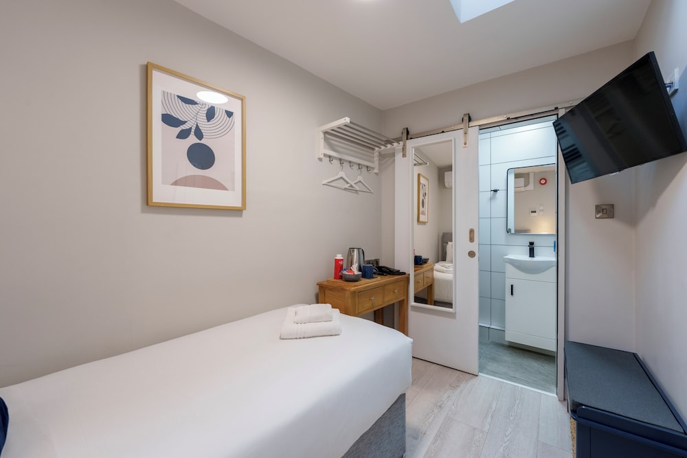 ROOM, SINGLE, SINGLE BED
