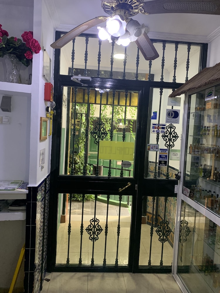 Hostal Alcobia 26/33