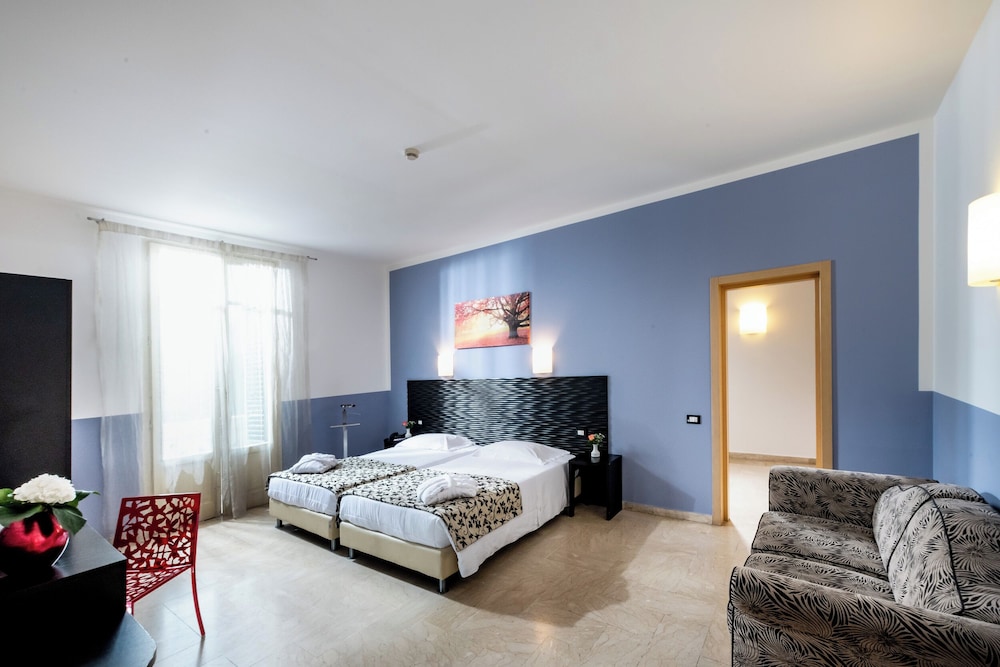 Hotel Garibaldi 28/72