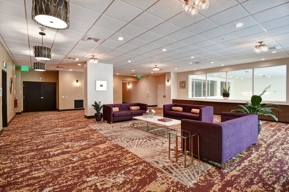 Holiday Inn Lancaster 12/86