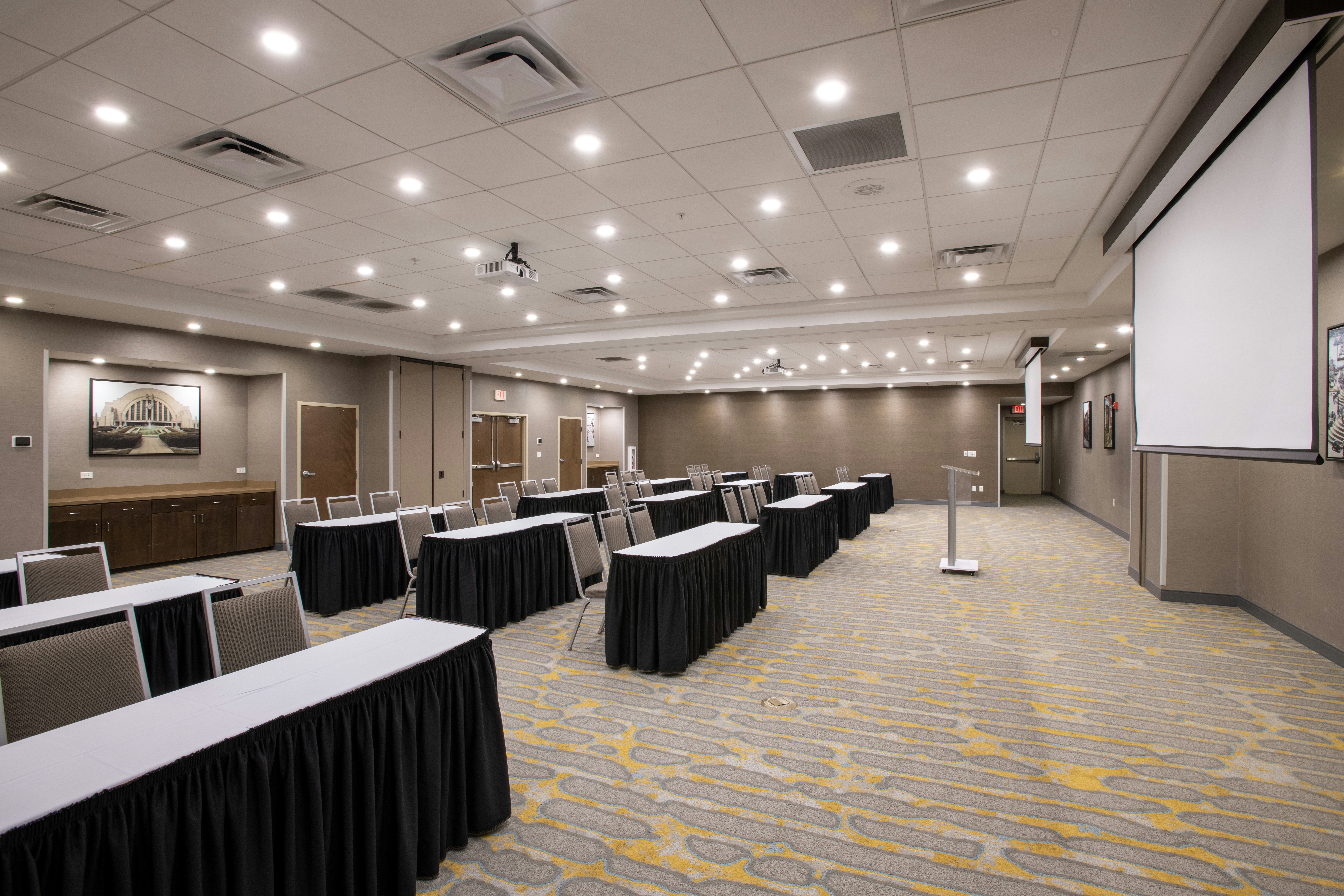 Hampton Inn Suites Cincinnati Kenwood Oh 39/43