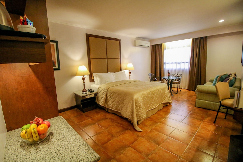 JUNIOR SUITE