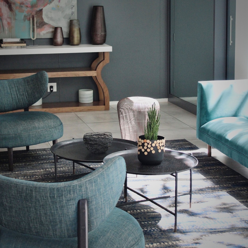 Axis Luxury Apartments 14/25