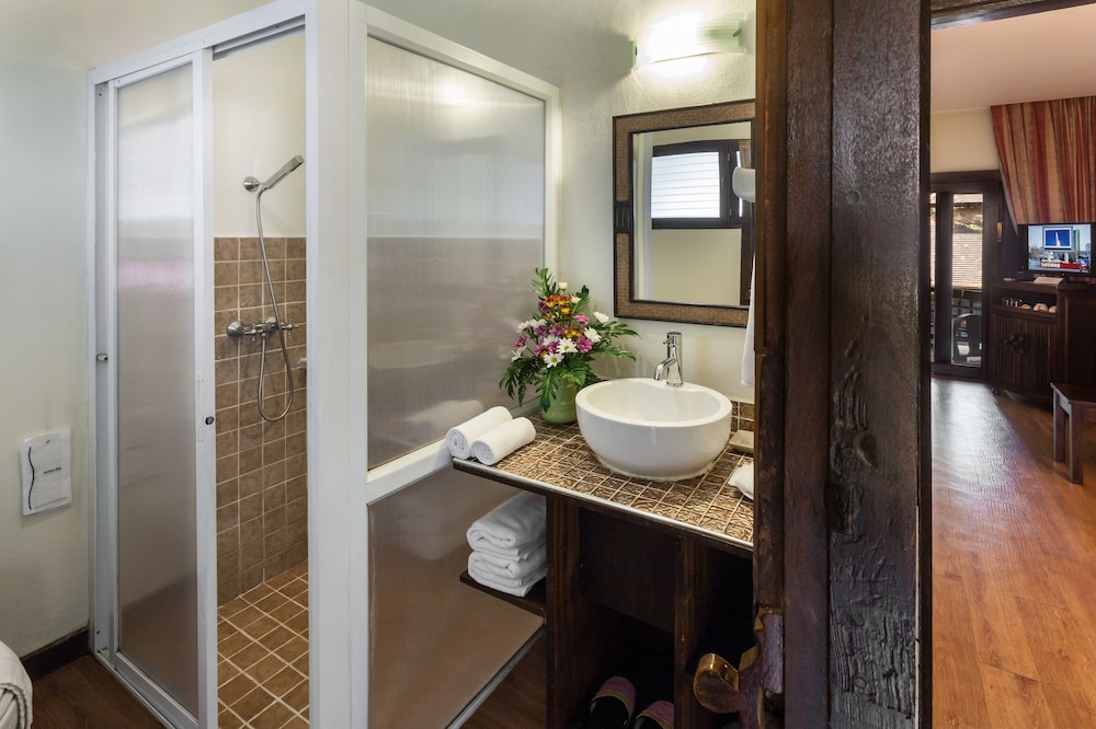 Lanna Dusita Riverside Boutique Resort. 50/50