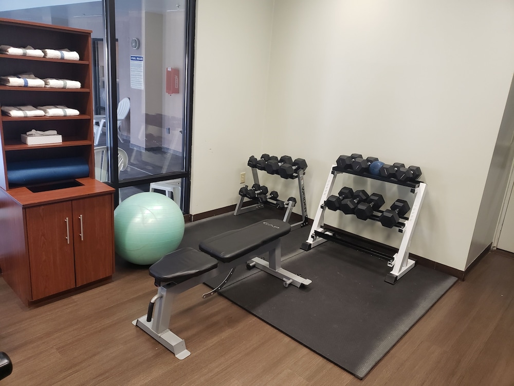 Comfort Suites South Point Huntington 24/43