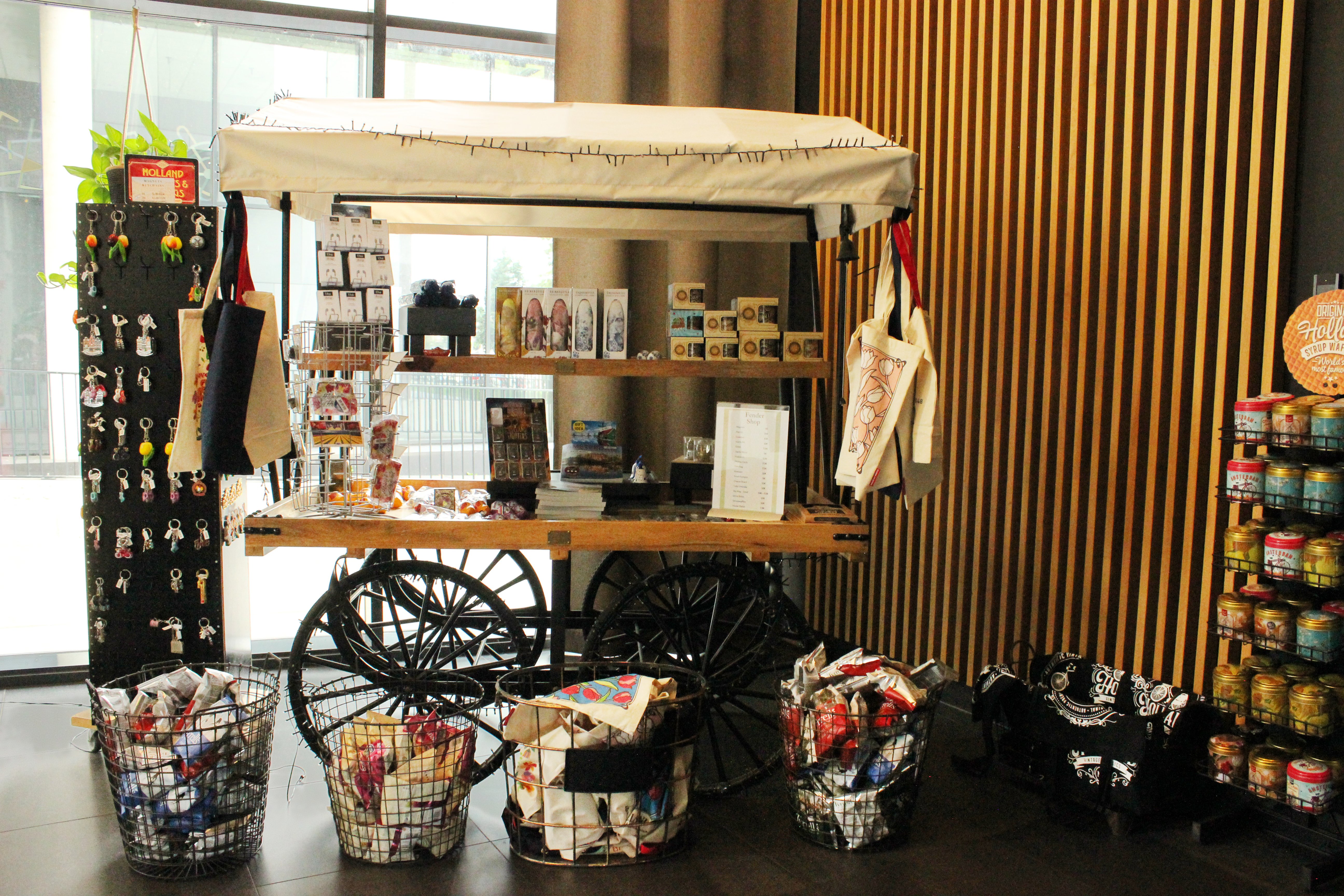 Holiday Inn - the niu, Fender Amsterdam by IHG 54/64