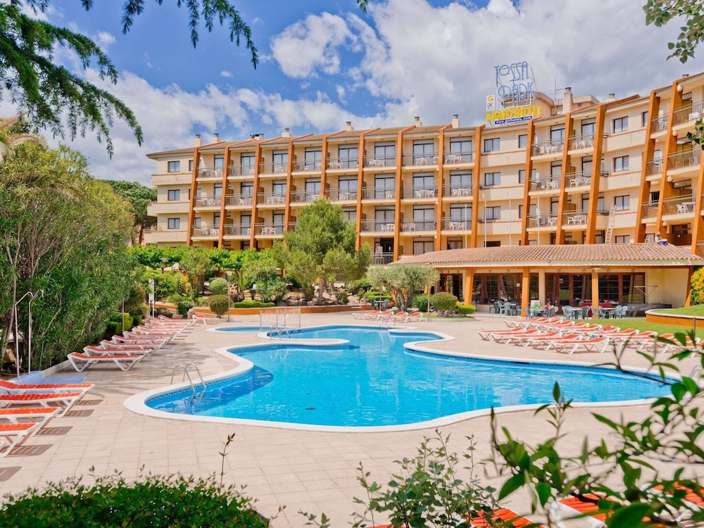 Aparthotel GHT Tossa Park 8/50