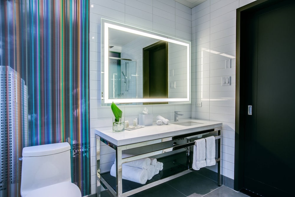 Renaissance Montreal Downtown Hotel 24/58