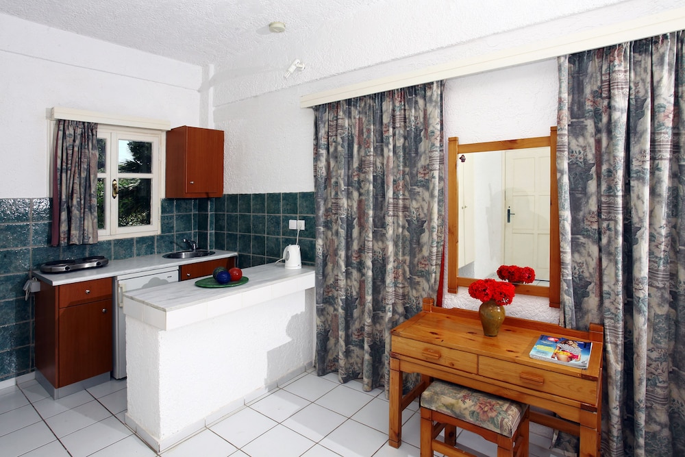Classic Studios And Apartments 60/70