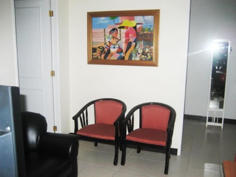 Frederick's Apartelle 50/52