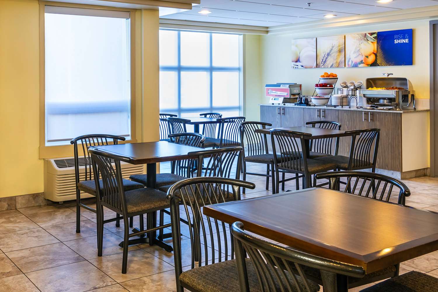 Comfort Inn & Suites Moose Jaw 7/12