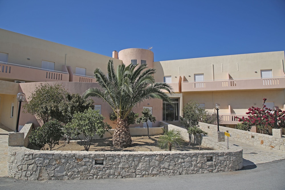 Sea Breeze Hotel 19/20