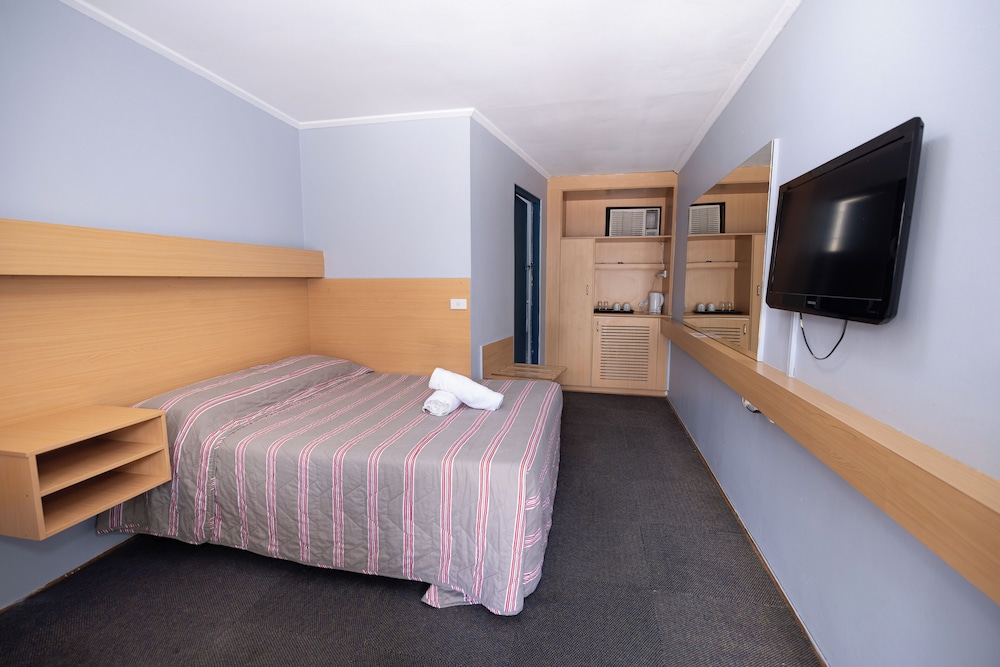 1 BEDROOM, SUITE, DOUBLE BED