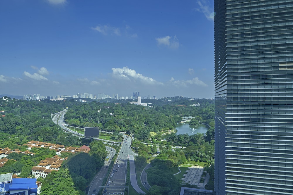 LE MERIDIEN KUALA LUMPUR 26/83