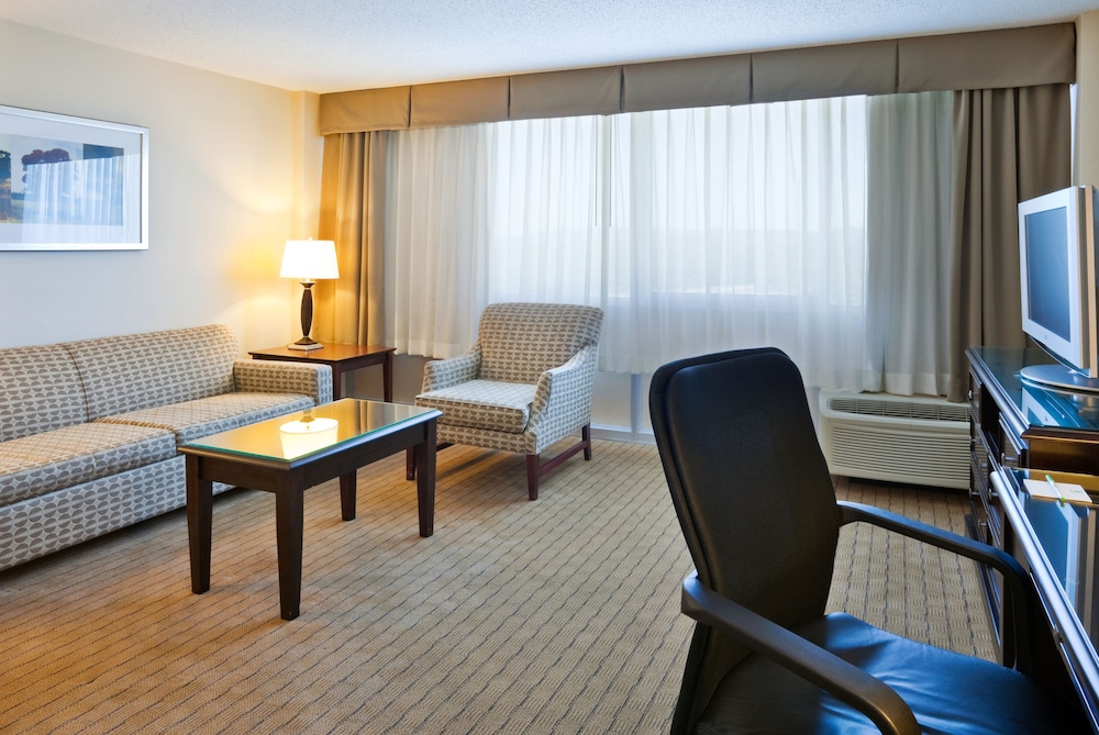 Holiday Inn Birmingham-Airport 44/63